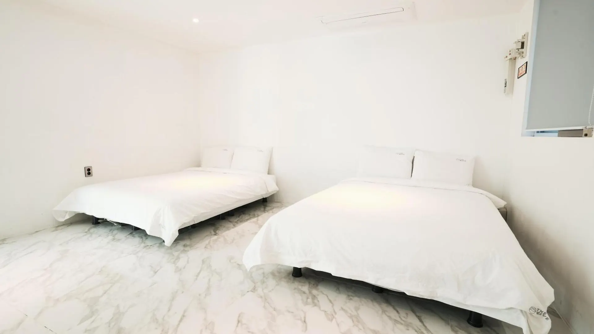 Hotel The Wave Pension Busan