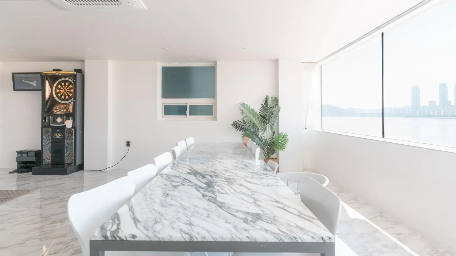 The Wave Pension Busan 0*,  Güney Kore