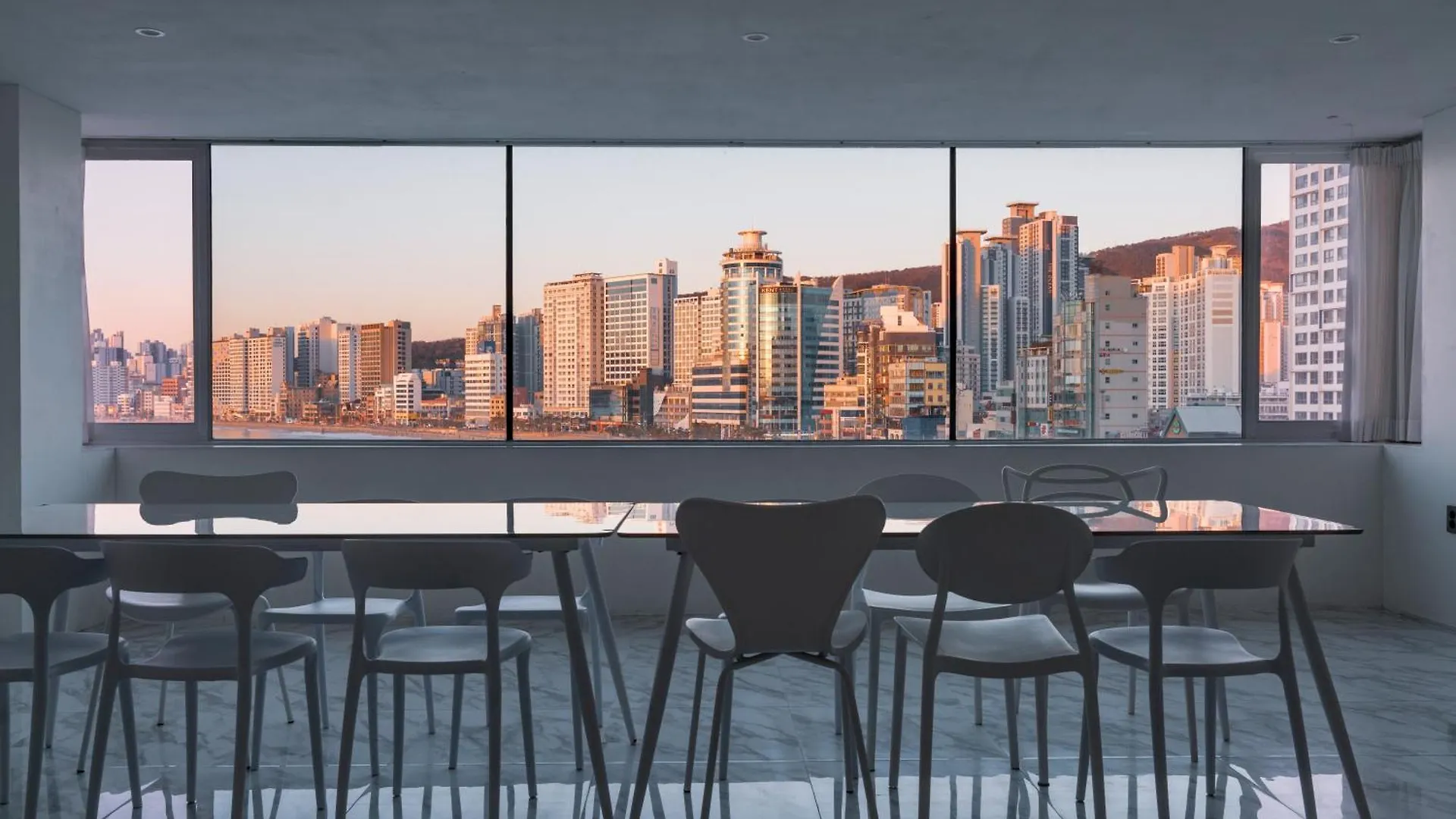 The Wave Pension Busan 0*,  Güney Kore